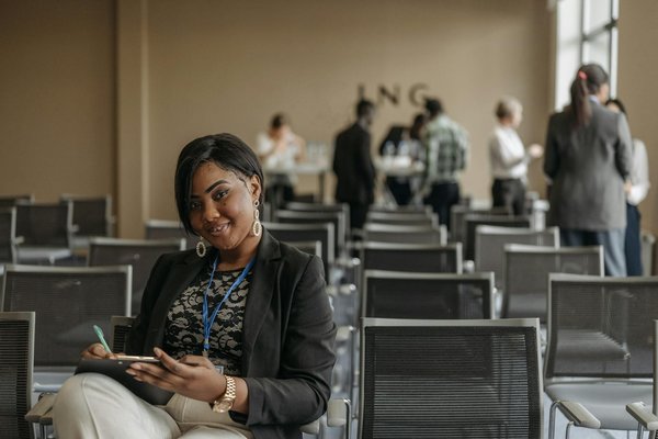 Unlock Investment Potential: Leveraging Behavioral Finance for Smart Decision-Making by UK Investors